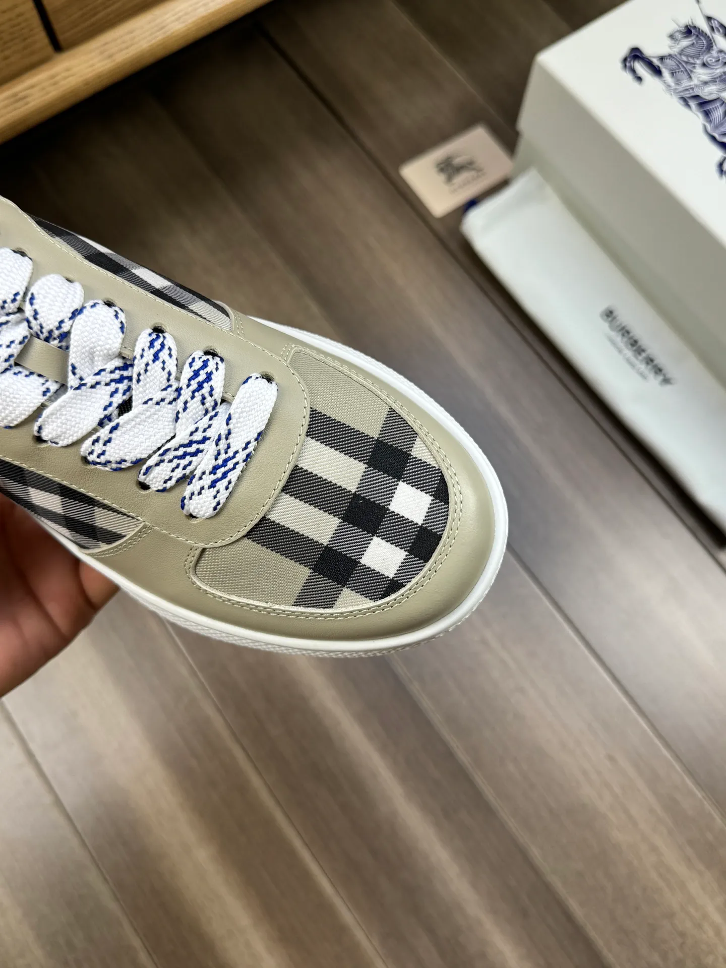 P400 [BURBERRY] Burberry - Upper: imported 🔝 Napa calfskin, brand totem cloth, tongue brand cloth label - Inner lining: canvas lining, - Outsole: rubber; two-color molded outsole - Super high quality control·Fine workmanship: highlighted (high-end·luxury·grade) -Size: 38-44 (Male 45, can be customized)